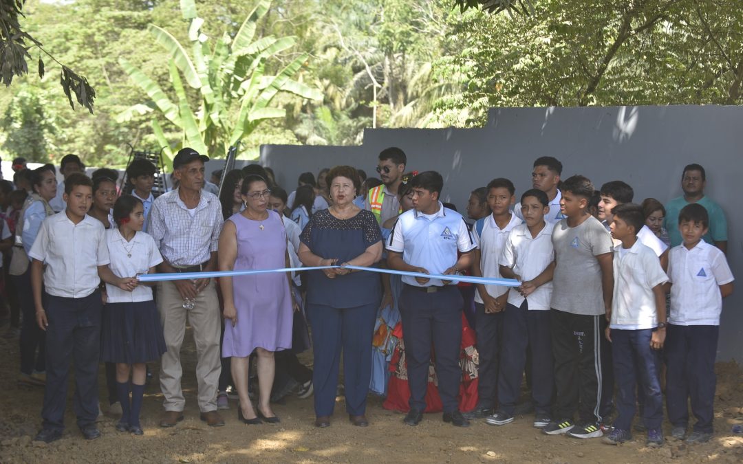 ALCALDESA MARTELL INAUGURA TRES CERCOS PERIMETRALES EN ZONAS RURALES PARA FORTALECER LA SEGURIDAD EDUCATIVA