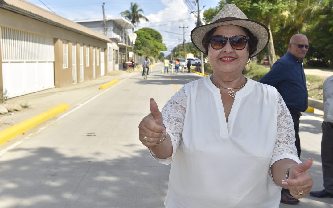 Puerto Cortés inaugura pavimentación entre Baracoa