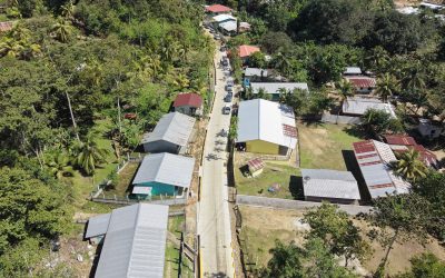 Agua Caliente recibe pavimento y escuela renovada