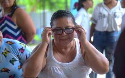 Municipalidad de Puerto Cortés entrega de 733 lentes a familias del municipio