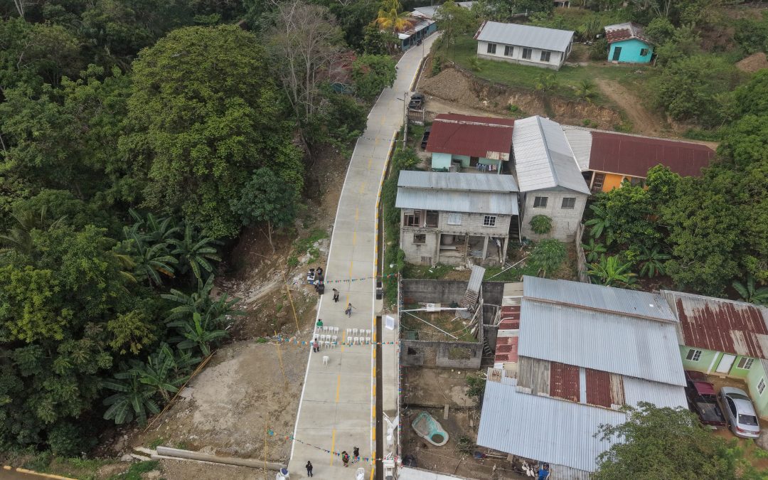 Municipalidad de Puerto Cortés entrega obra de canales pluviales y pavimentación en San Juan Zapadril